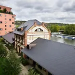 Prague Riverside Residence With Parking & Reception 24